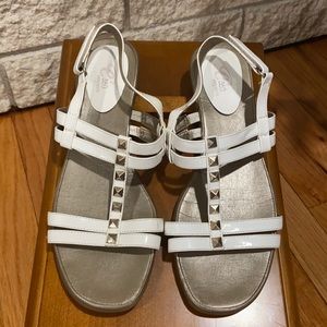 Easy Spirit white sandals